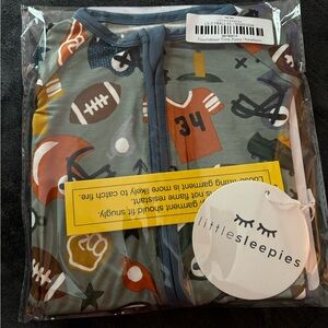 LITTLE SLEEPIES!! TOUCHDOWN TIME ZIPPY SIZE NEWBORN